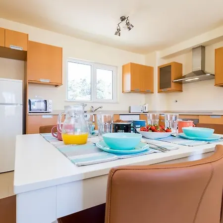 2floor Appt In W/ Shared Pool Διαμέρισμα Burgau