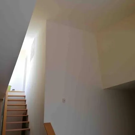 Apartament 2floor Appt In W/ Shared Pool