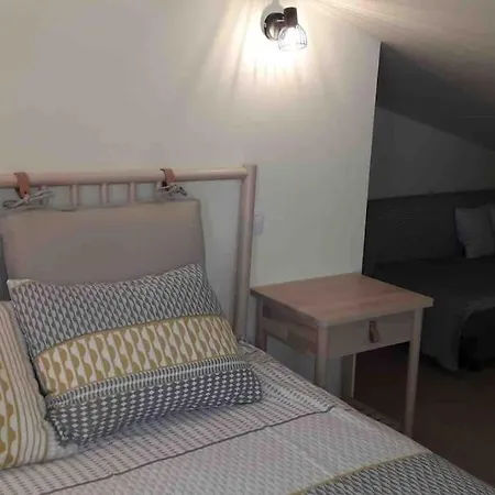 2floor Appt In W/ Shared Pool Apartament Burgau